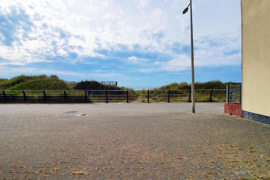 Observatory 2 Bedroom Apartment Overlooking Beach Swansea Exterior foto
